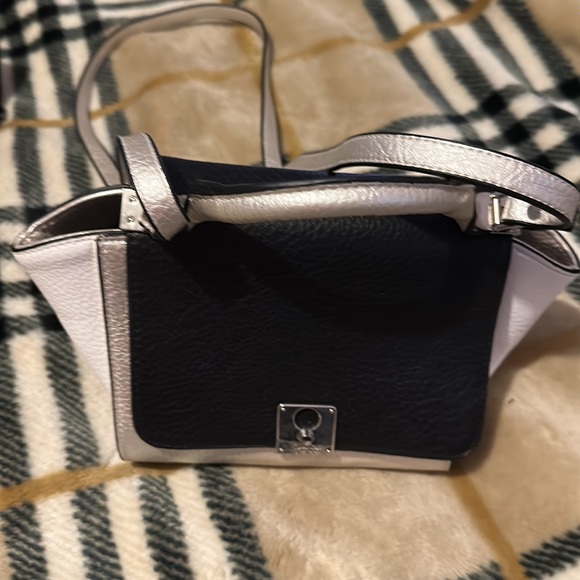 Jessica Simpson Handbag - Picture 2 of 5